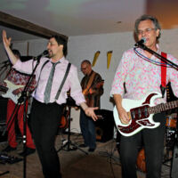 Für heiße Tanzmusik sorgt Hardbeat Five.